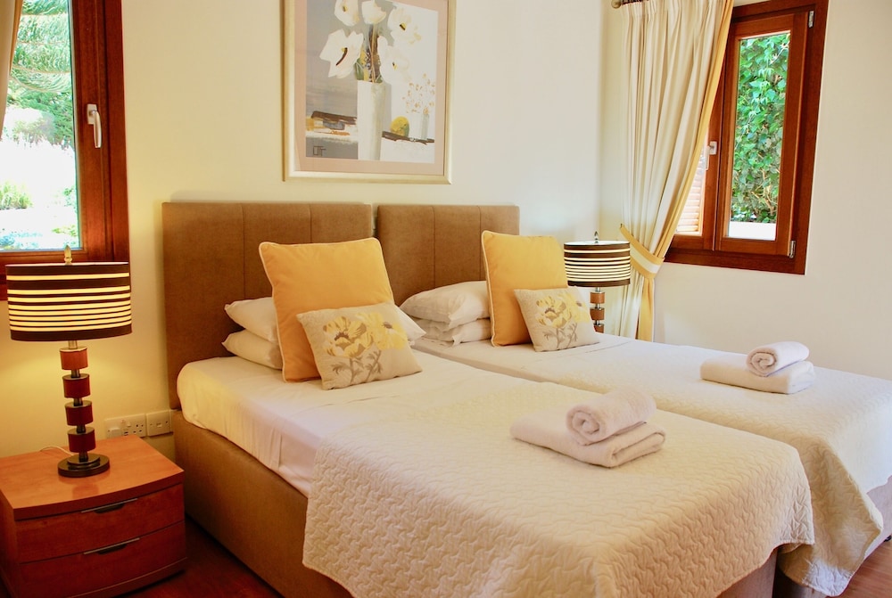 3 bedroom Villa Pera 12 with 10x5m private pool, within walking distance to resort village square, resort facilities, Aphrodite Hills view 3