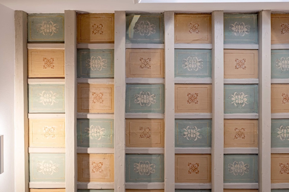 Genteel Home Giraldi
