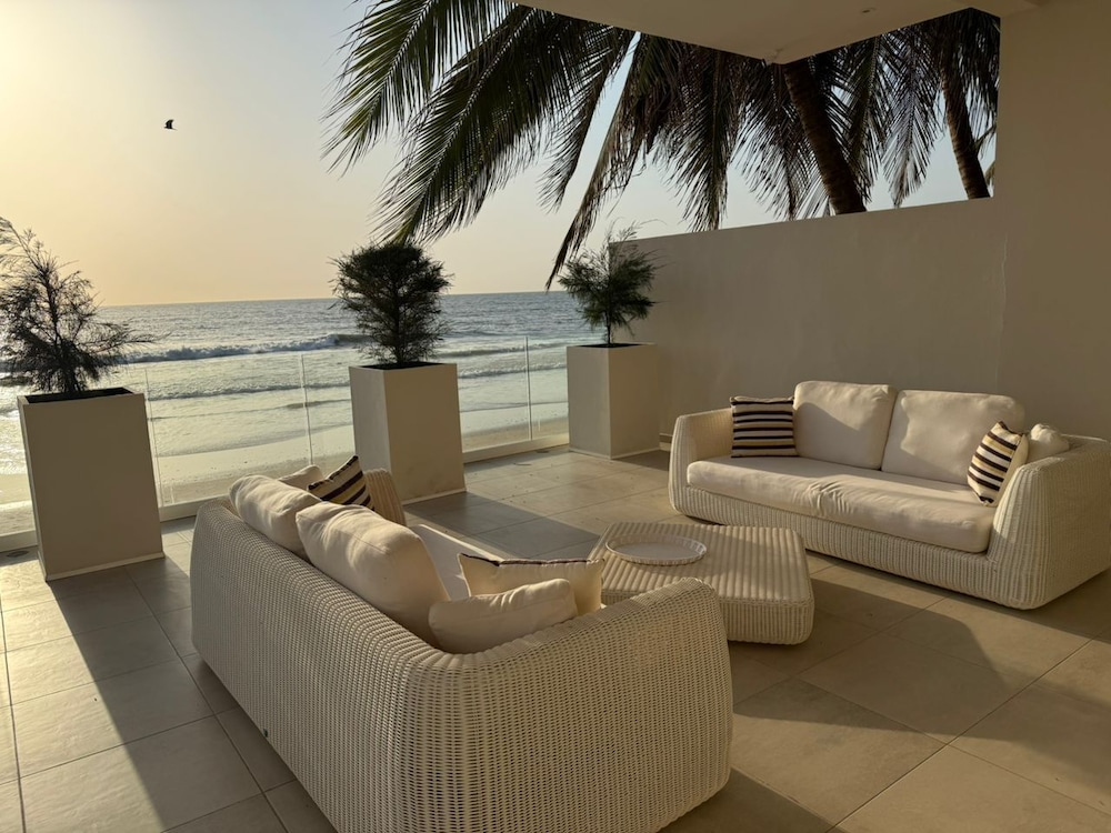 Villa Italia Somone Luxury Hotel