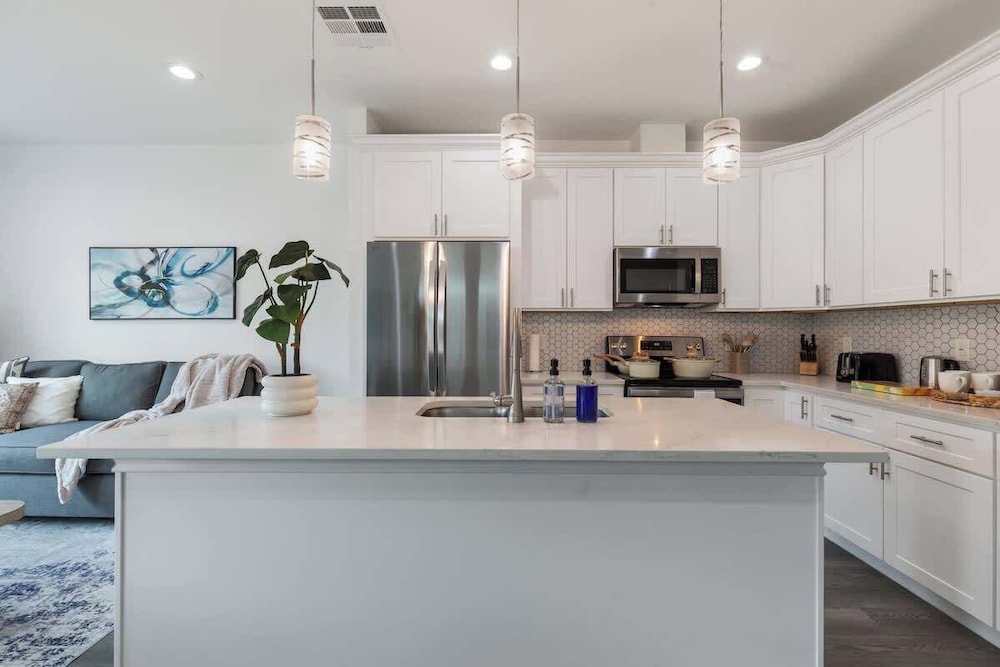 Modern 3BR Family Retreat in Downtown Houston