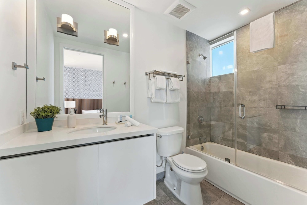 Modern South Beach 2 Bedroom Gem