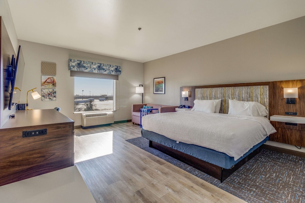 Gainesville Vacations - Hampton Inn  Suites Gainesville - Property Image 7