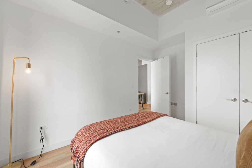 Family-friendly 4BR in Lincoln Park Safe Area