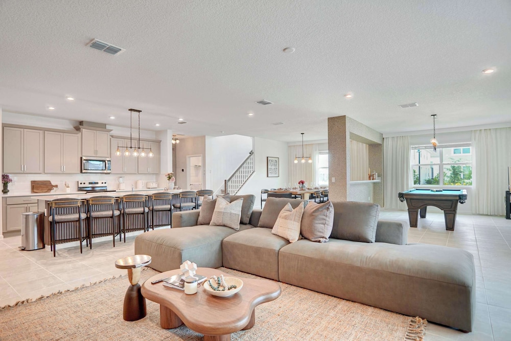 Epic 10br Solara Retreat, Themed Fun & Pool