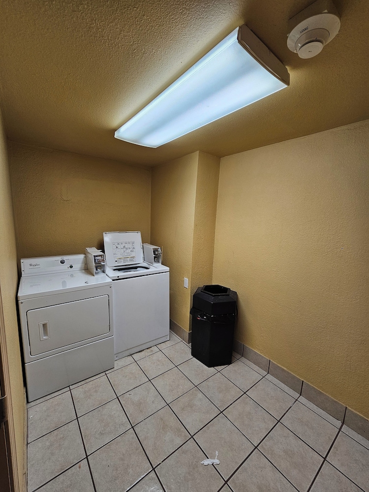 Roswell Vacations - Clarion Inn  Suites - Property Image 6