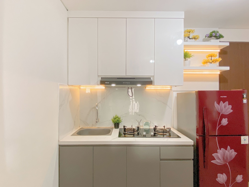 Cozy Neutral 2Br Apartment At Transpark Juanda Bekasi Timur