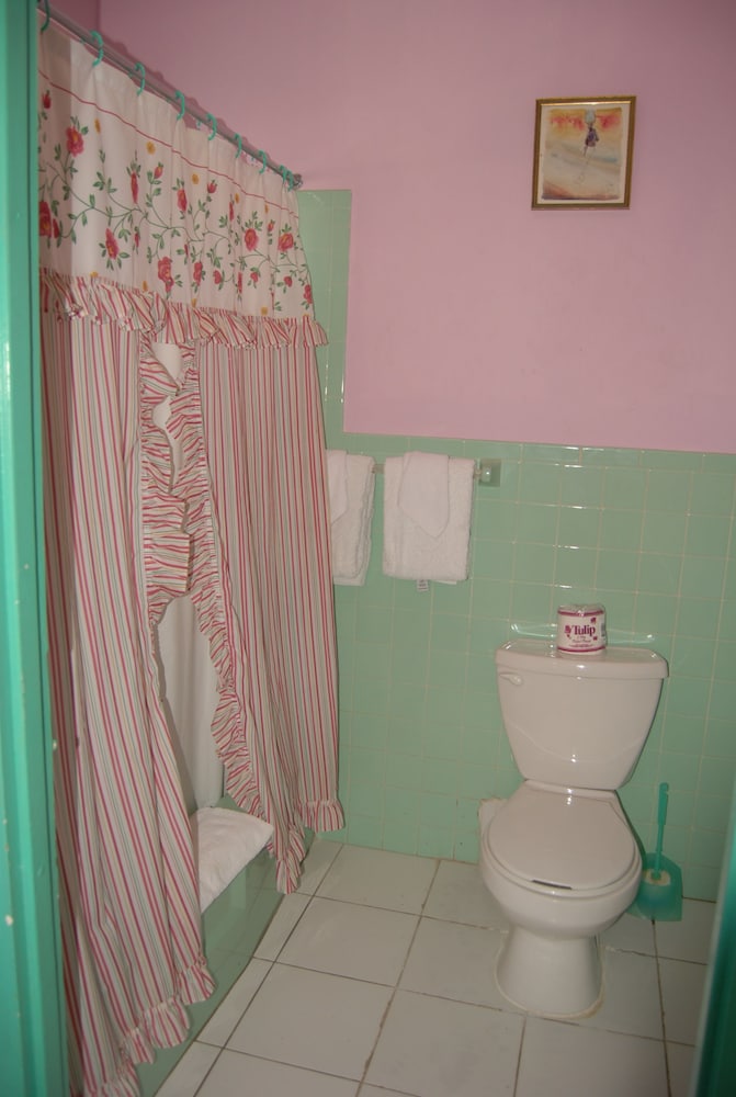 PinkHibiscus Guest House