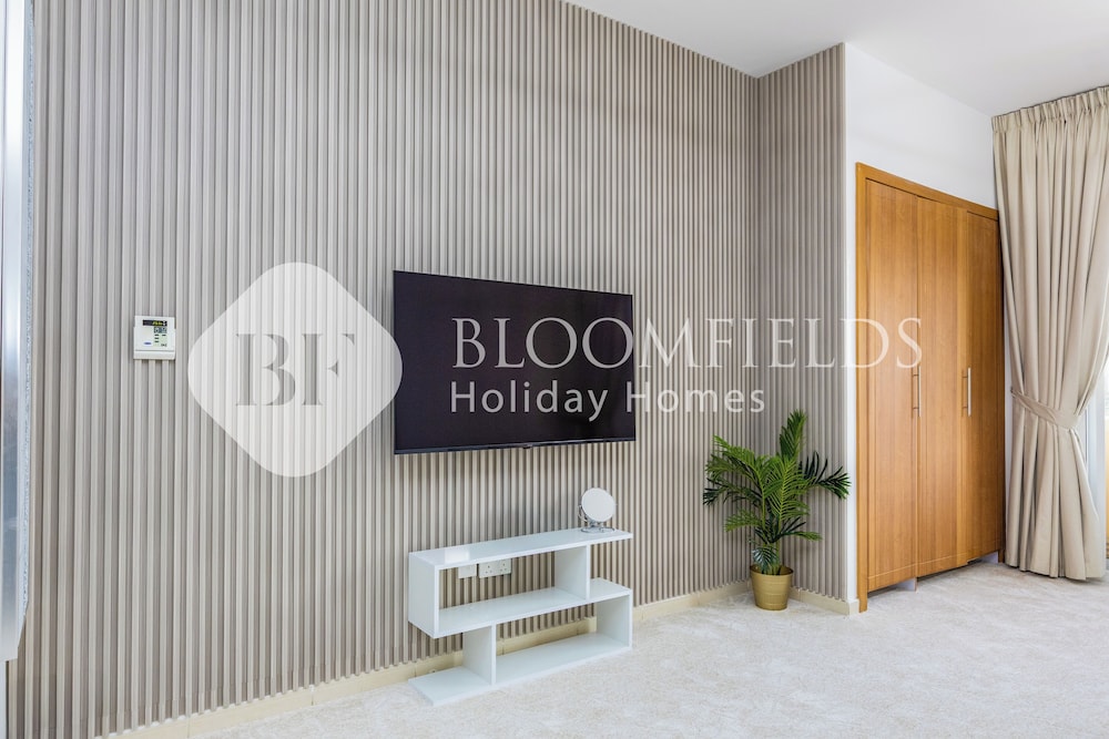Bloomfields Luxurious Stu in Mulberry