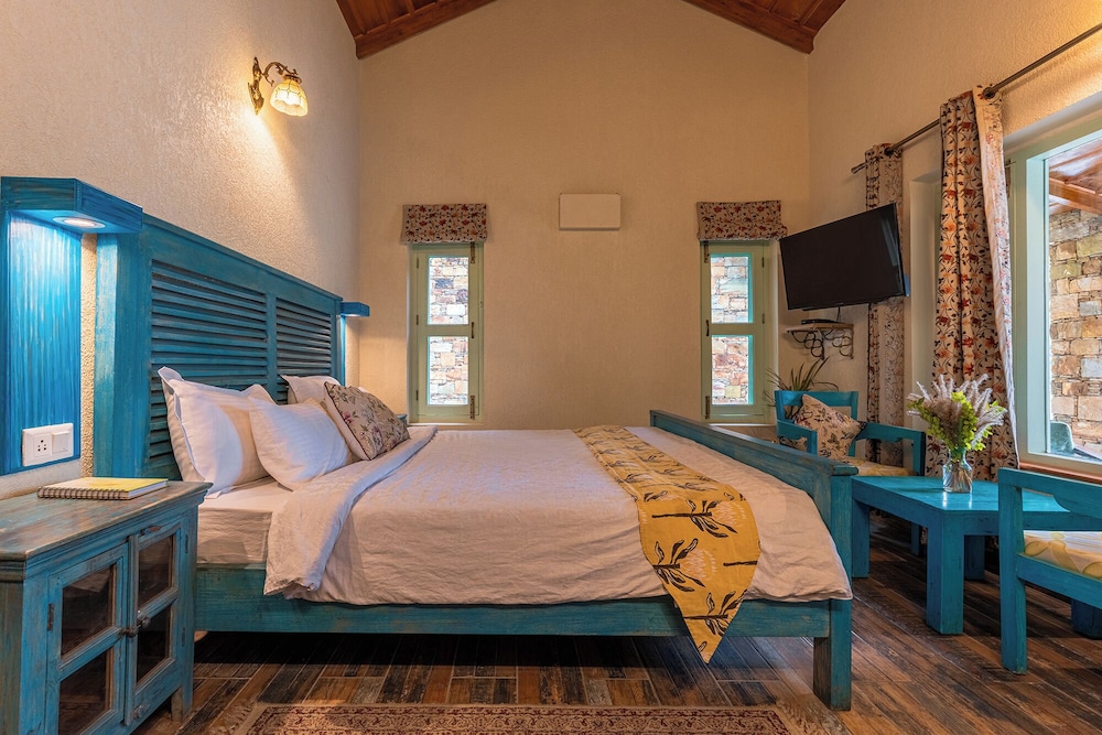 Echor Malusara Lakeview Retreat Bhimtal