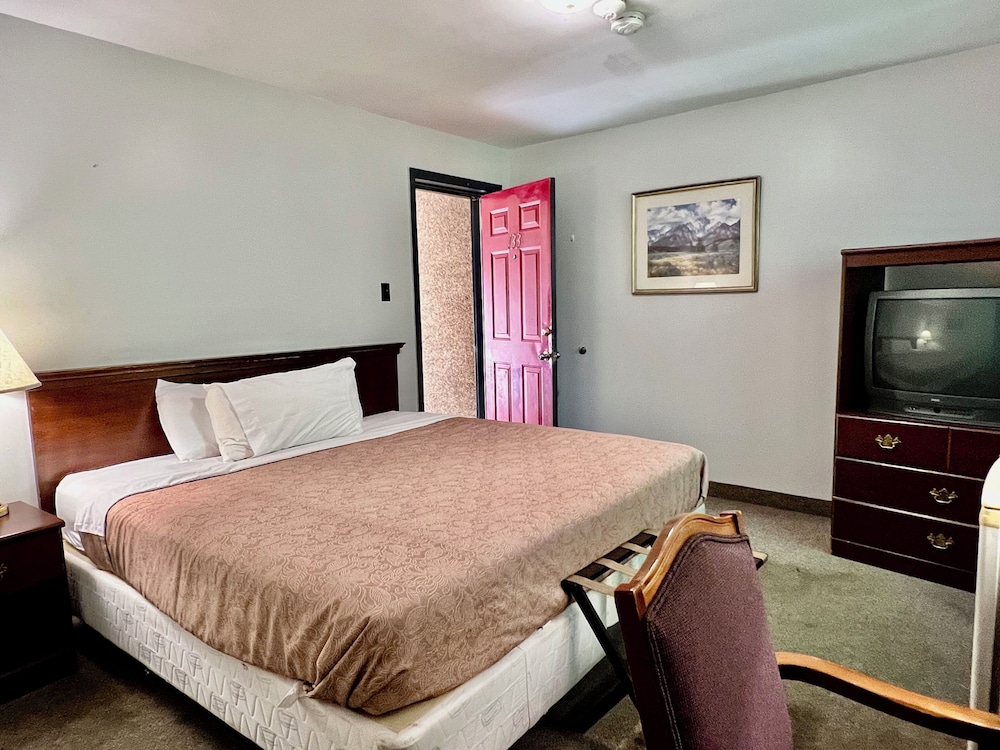 Rocky Mountain Lodge & Suites