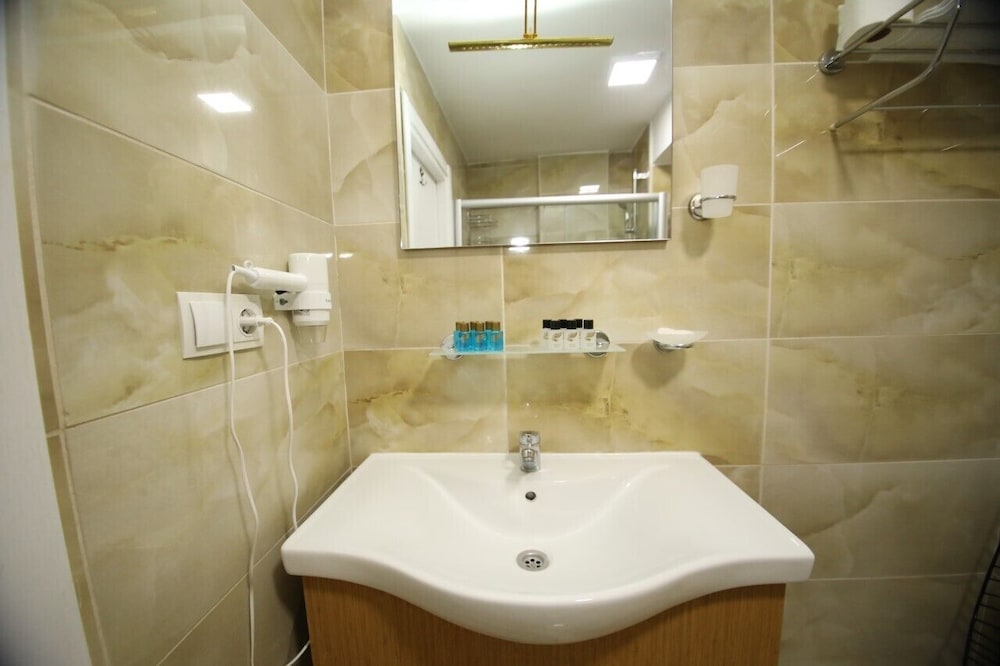 Safran Suites