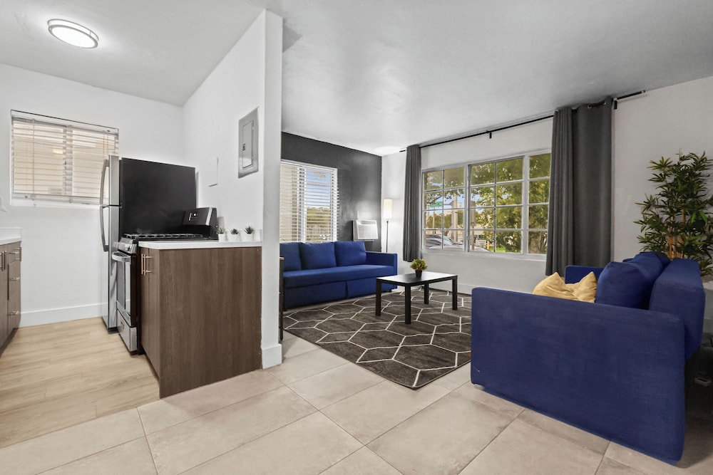 Harding Avenue Apartments by Andes STR