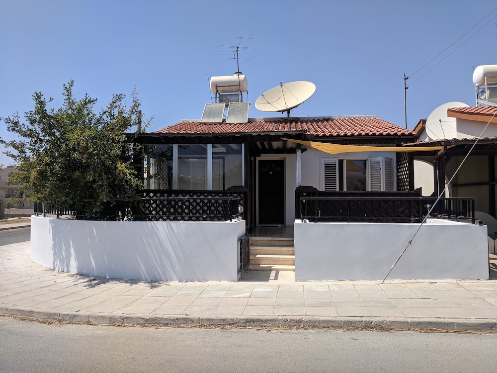 Paphos Vacations - Katka Hostel Paphos - Property Image 1