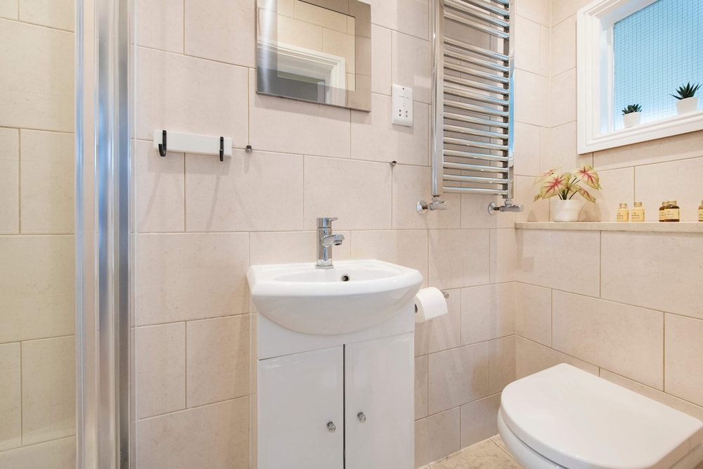 So Glamourous Pad - Fitzrovia - by Frankie Says
