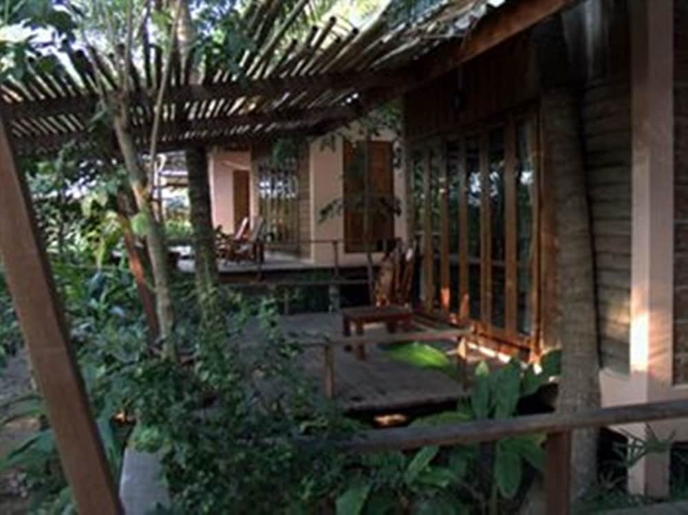 Sunset Cove Resort