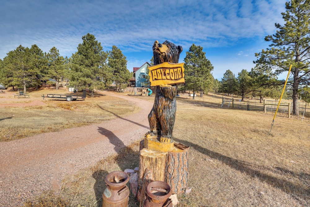 Tiny Cabin w/ Outdoor Dining Area - Near Keystone! view 4
