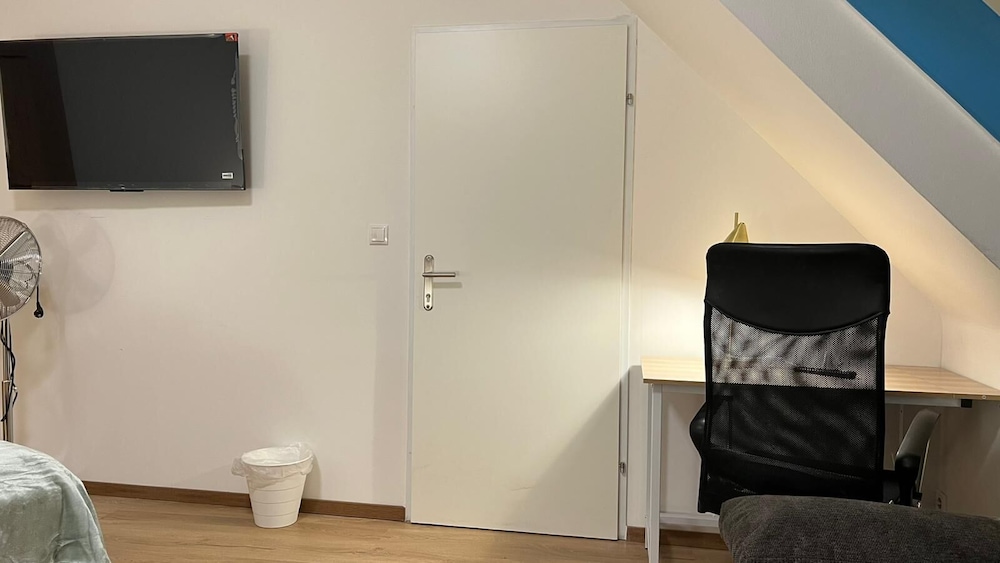Cozy Room With Balcony Near Rennweg