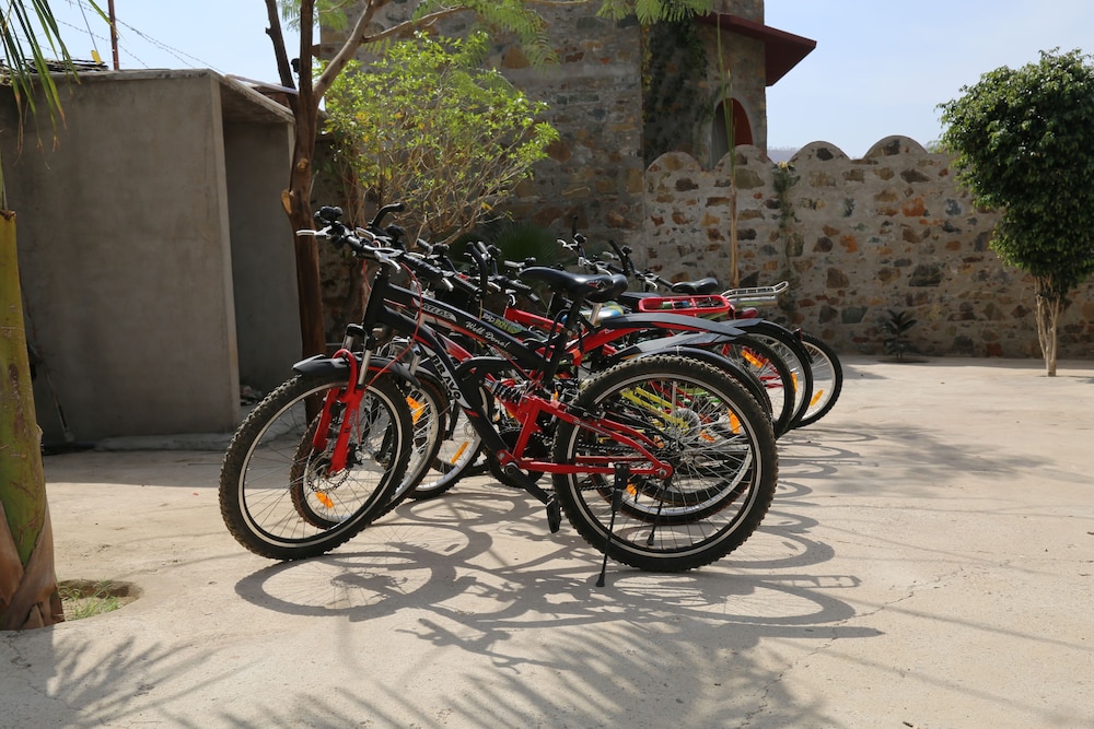 Van Chhavi Resort