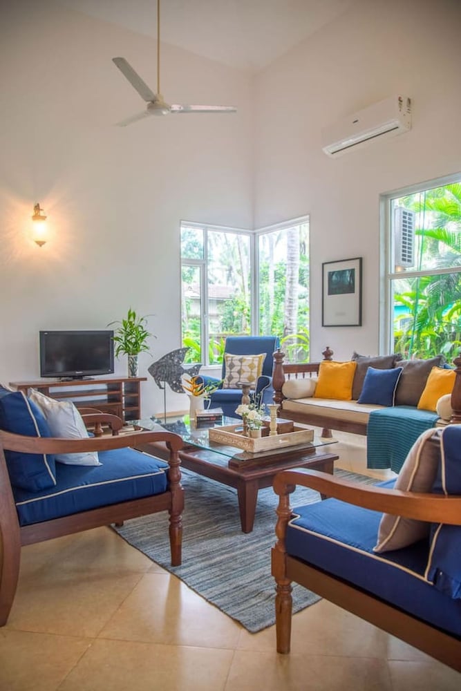Frangipani by Hireavilla - 4BR w Pool Field View
