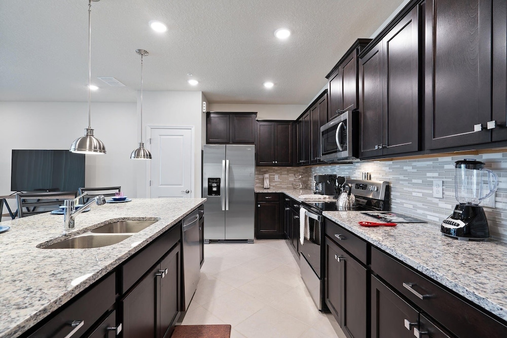 Windsor Cay Resort 5 Bedroom Townhome with Pool 5 Townhouse