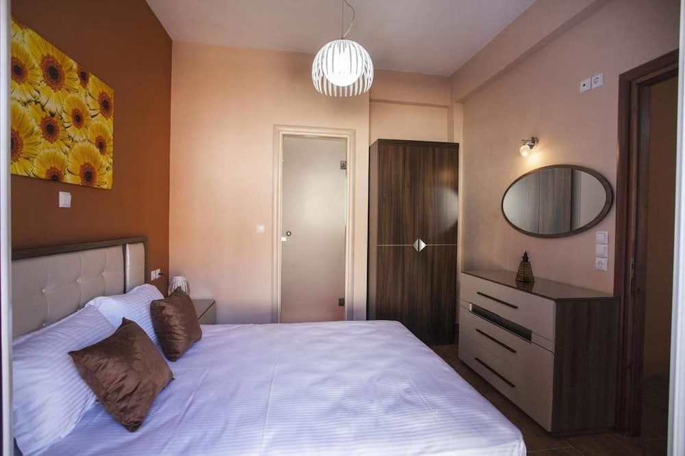 Paraskevi's Luxury Studios photo 5