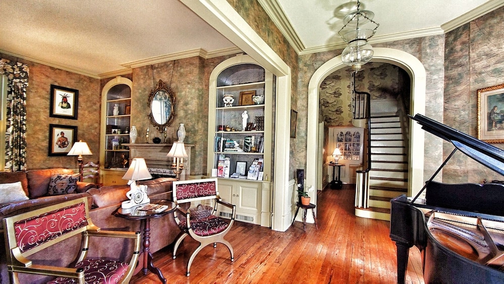 Natchez Vacations - GardenSong BB - Property Image 2