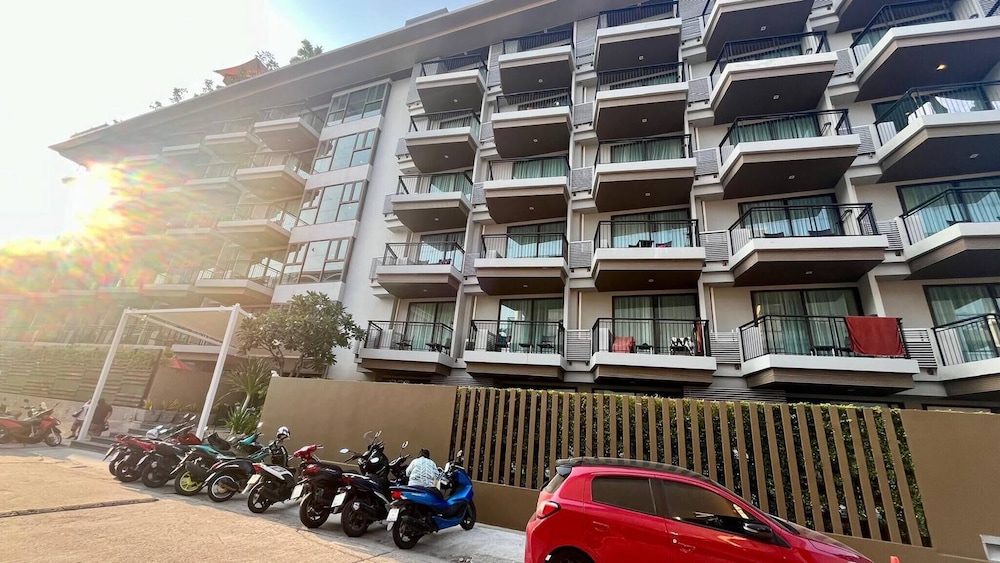 Studio Apartments With Shared Pool Near