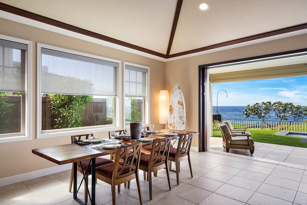 Unbelievable Ocean Front View w Pool - AC - Outdoor Seating!- Vrkcv