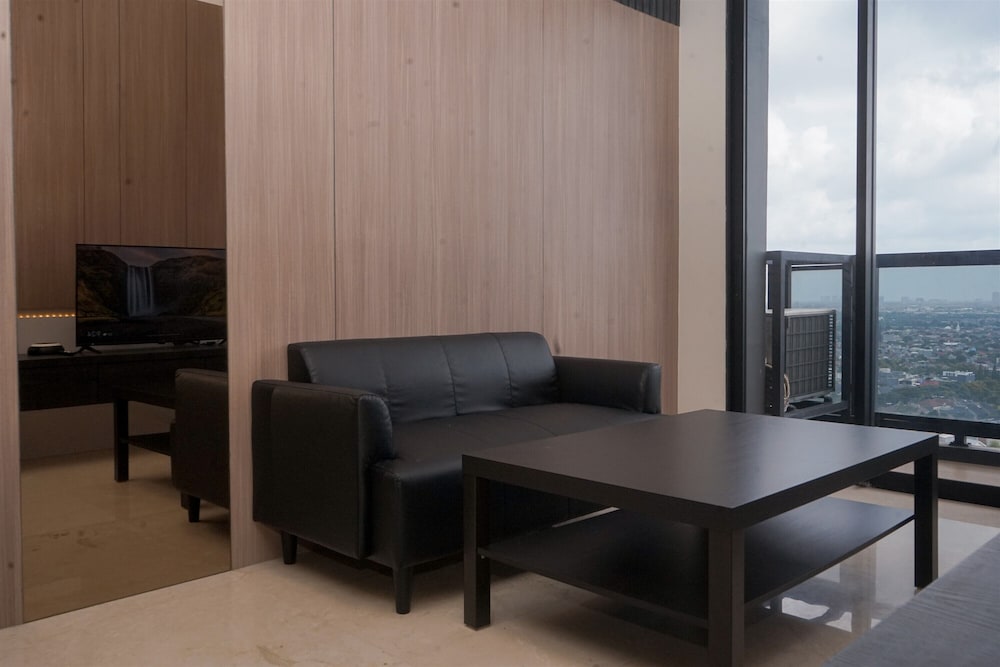 Comfy And Modern Look 2Br At Yukata Suites Apartment