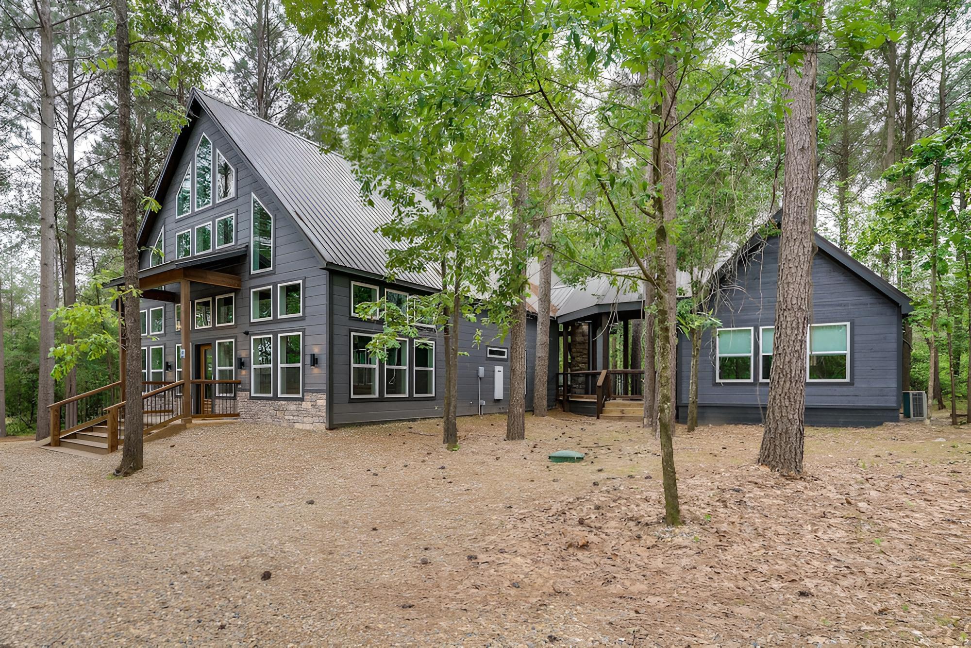 Broken Bow Cabin w/ Private In-law Suite & Hot Tub view 5