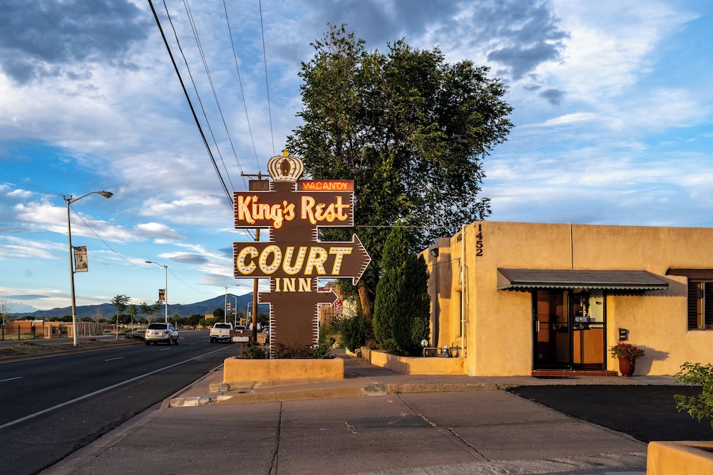 Santa Fe Vacations - King's Rest Court Inn - Property Image 3