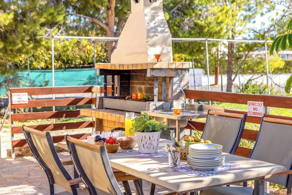 Coral Bay Cottage
