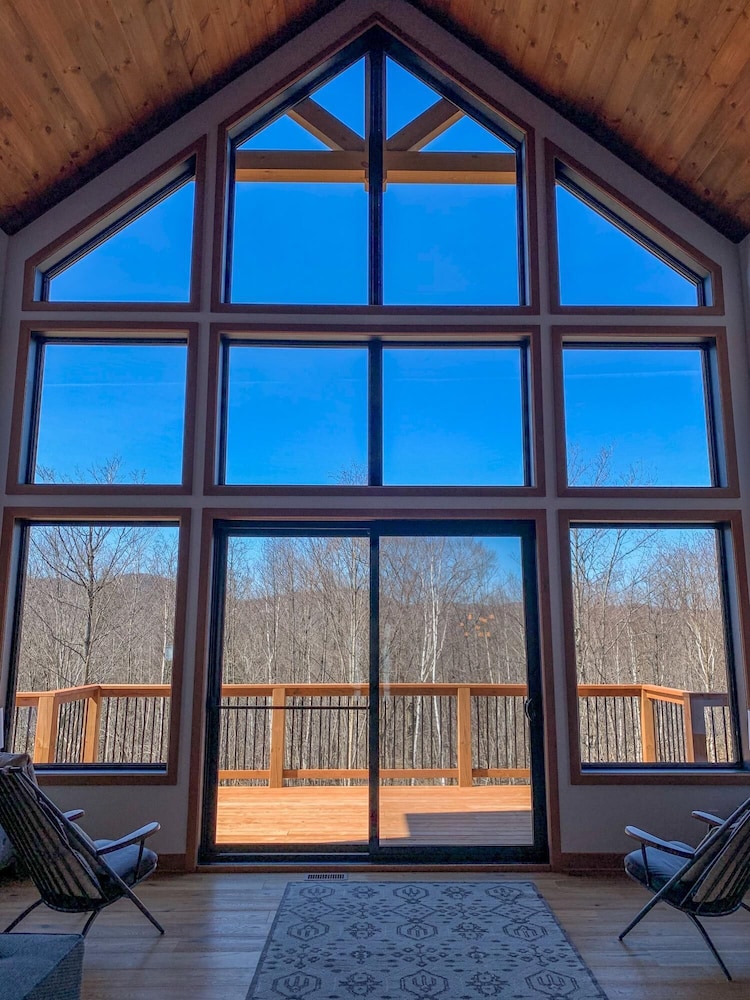 Black Bear - Luxury Mountain-top Villa With hot tub