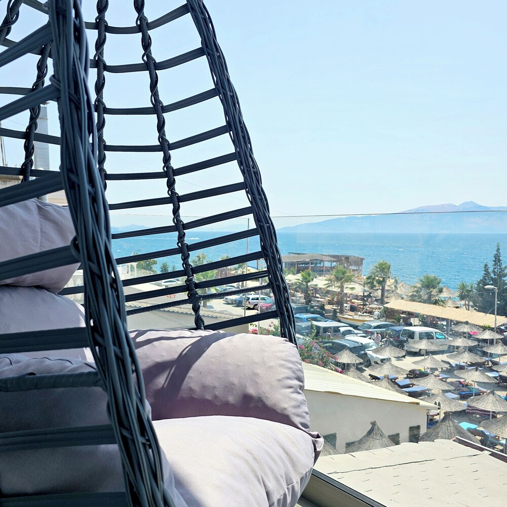 Ares Beachfront Luxury Rooms