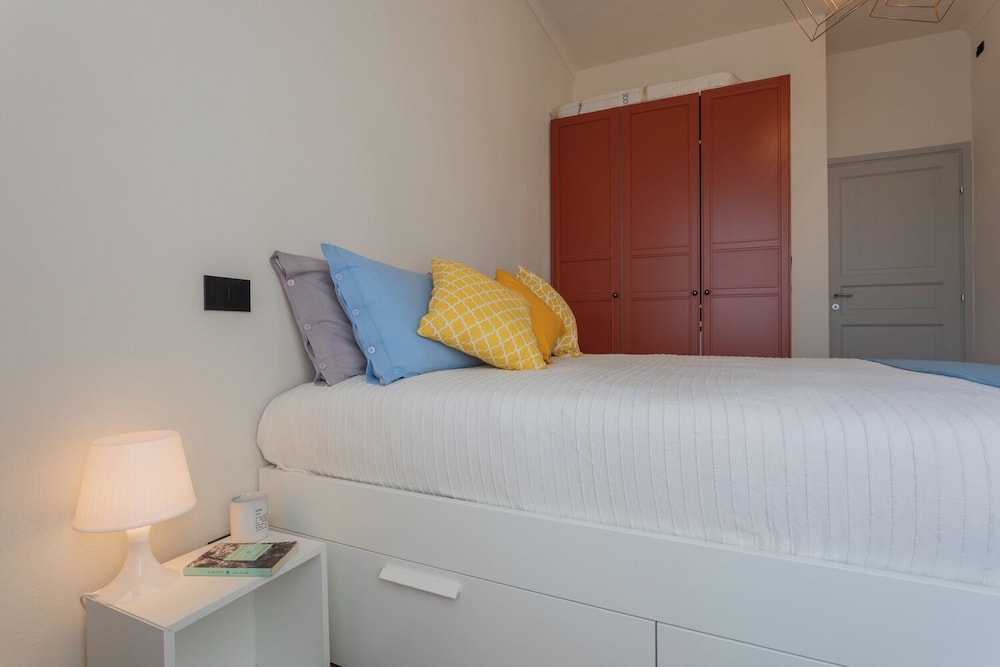 Graffiti Apartment by Wonderful Italy