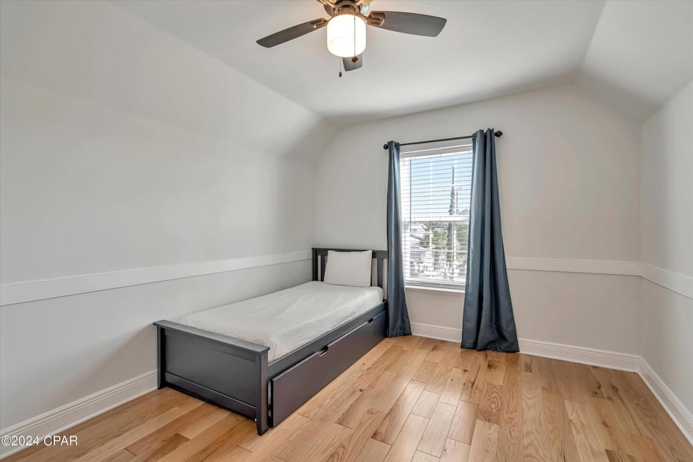 Pet Friendly Beach House - Sunset Escape