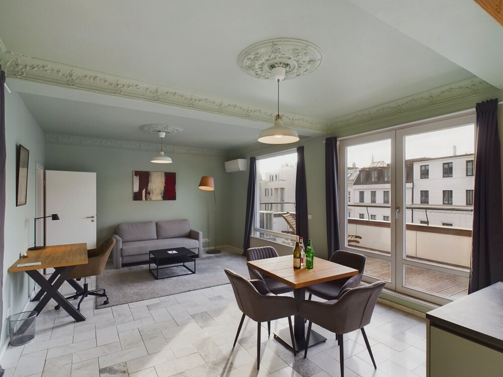 Art Apartments