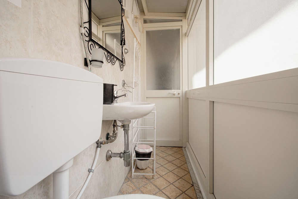 MAESTOSA CASA IN NAPOLI CENTRO