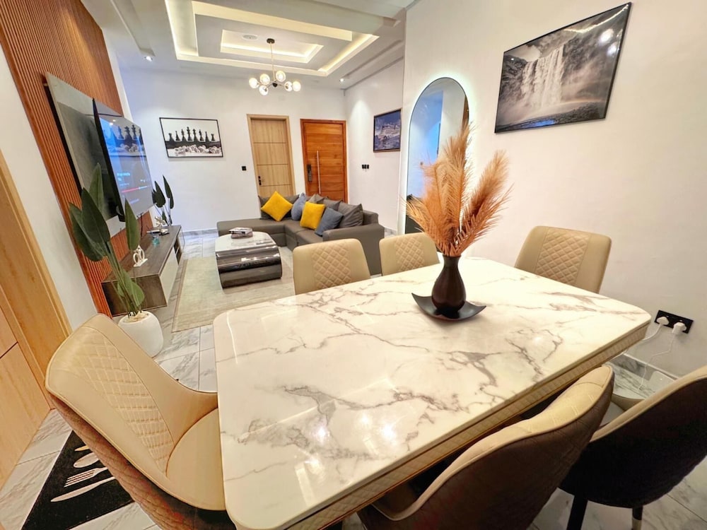 Snowdrop Apartments