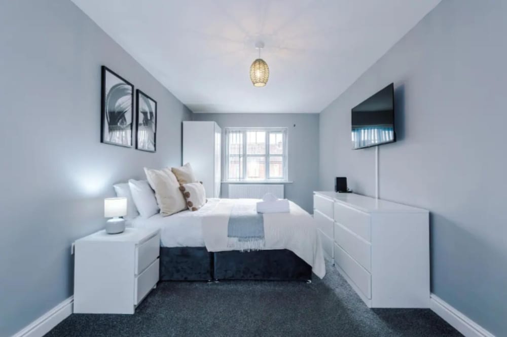 House 3 Bed Sleeps 6 -pets Ok -patio -free Parking