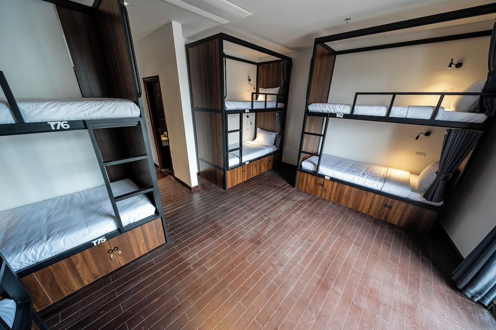 Mad Monkey Hanoi - Hostel