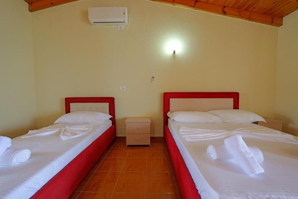 Vila Xhovani