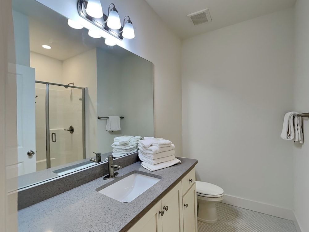 Cottages at Old Bay #5 by Southern Vacation Rentals