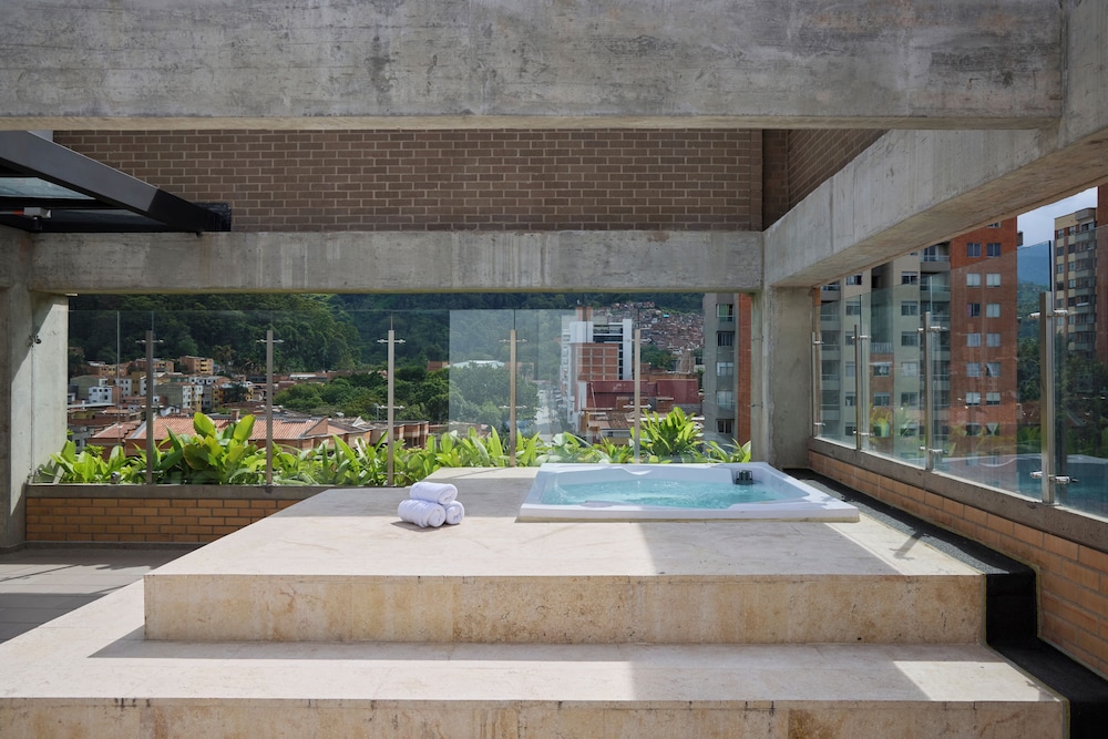 30 Living Suites