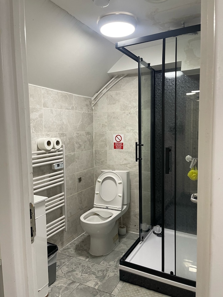 Rahman Hostel - Manchester