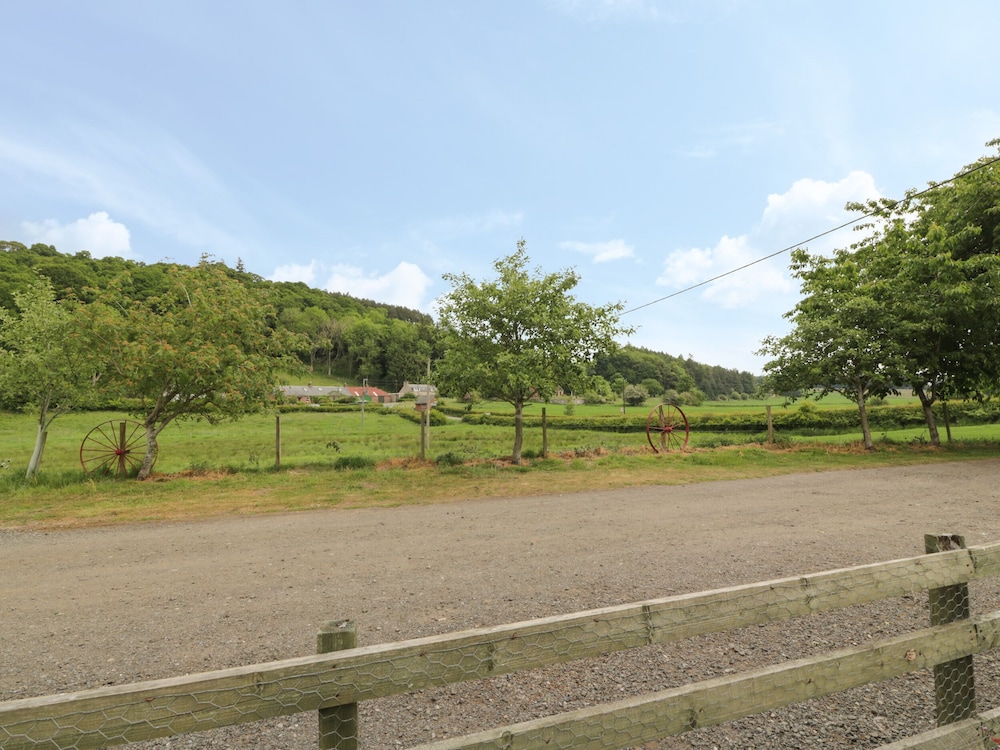 Lon Cottage