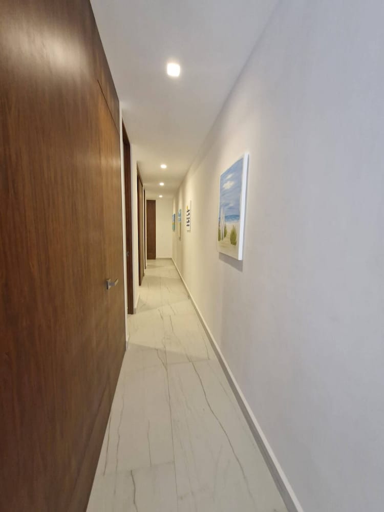 Super Cute Flat on 5th Ave in PdC Steps From Beach