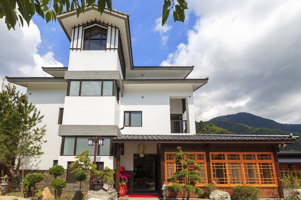 Huaman hot villa