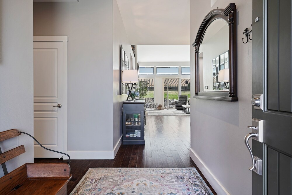 Village 62 Gorgeous Remodeled Townhouse with Firepit on the Backyard by RedAwning view 3