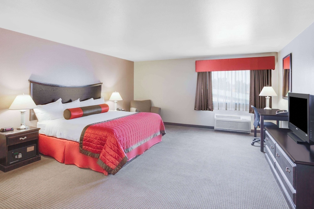 Baymont by Wyndham Wheeler view 5